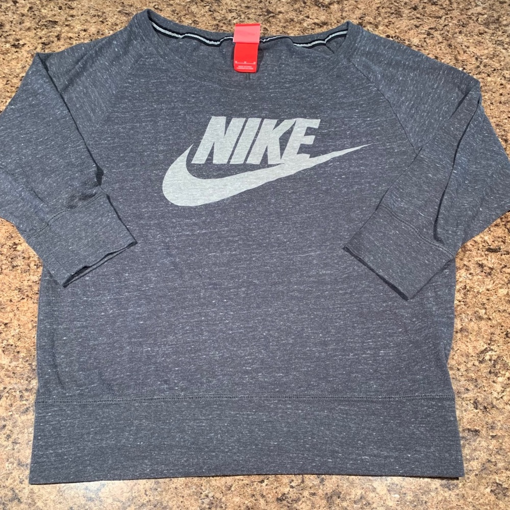 EUC Nike Vintage 3/4 Sleeve Top Gray Medium